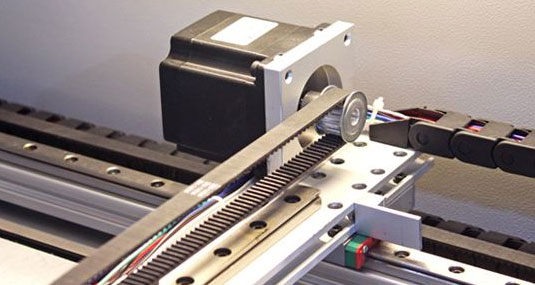 不含任何油脂，材質自潤滑